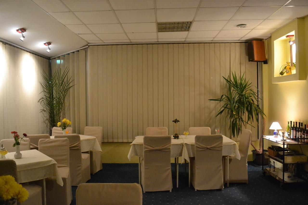 كومانوفو Hotel Mimoza المظهر الخارجي الصورة