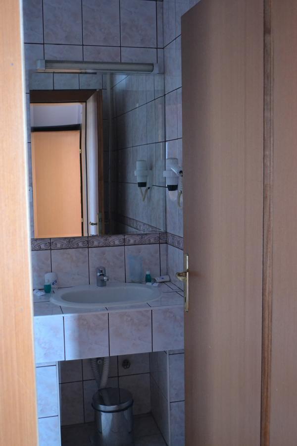 كومانوفو Hotel Mimoza المظهر الخارجي الصورة