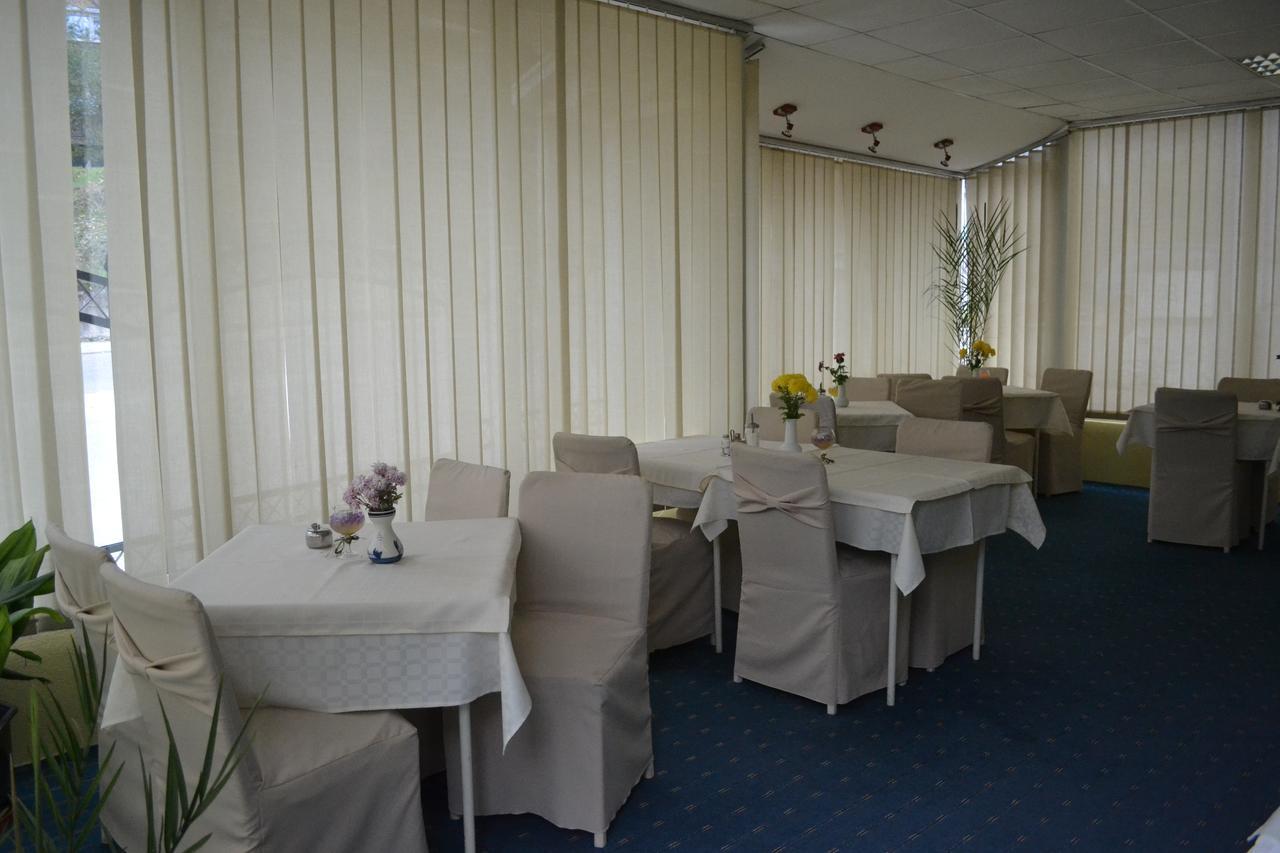 كومانوفو Hotel Mimoza المظهر الخارجي الصورة