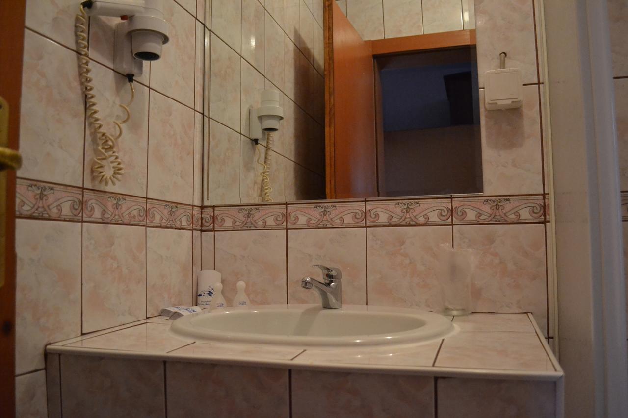 كومانوفو Hotel Mimoza المظهر الخارجي الصورة