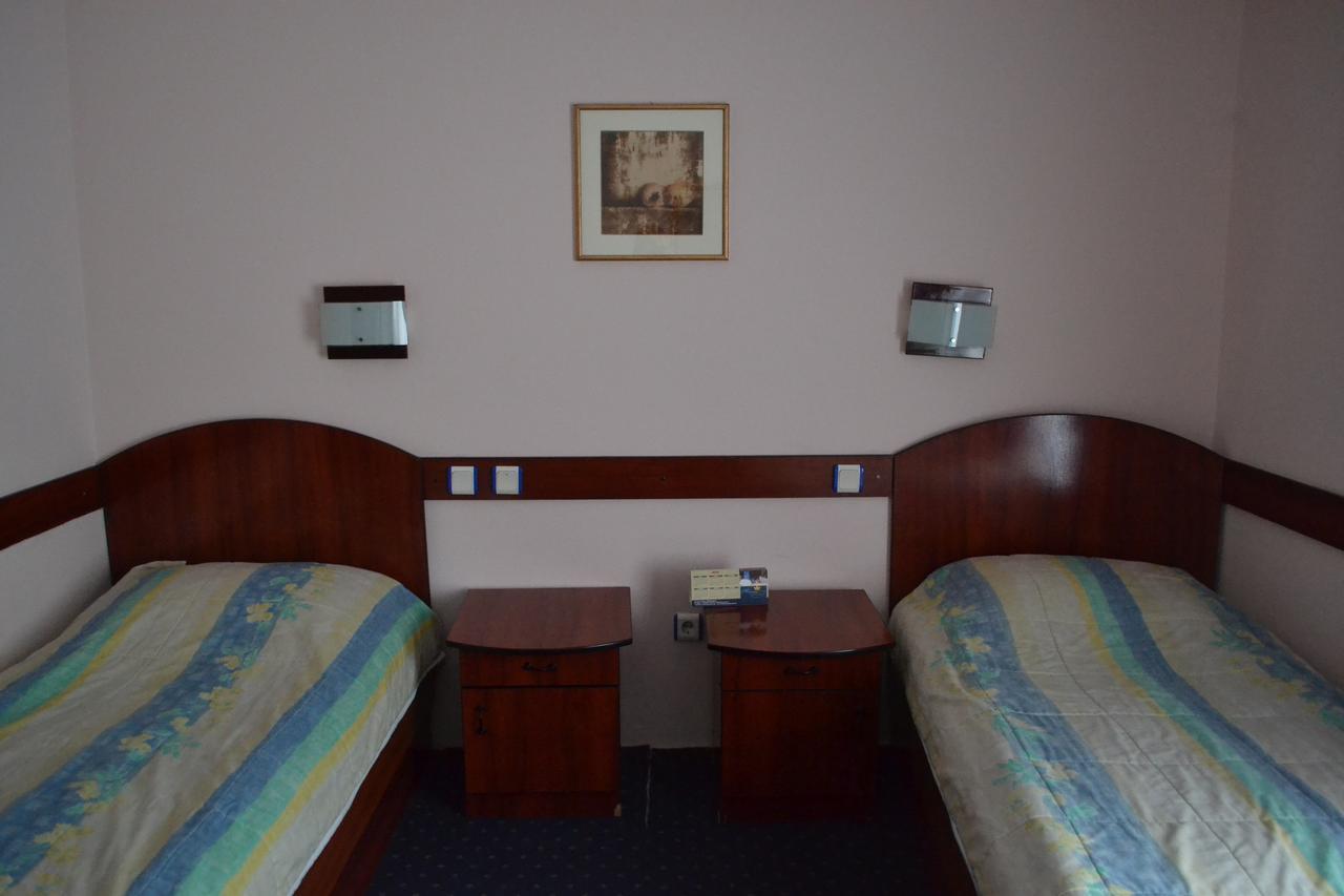 كومانوفو Hotel Mimoza المظهر الخارجي الصورة